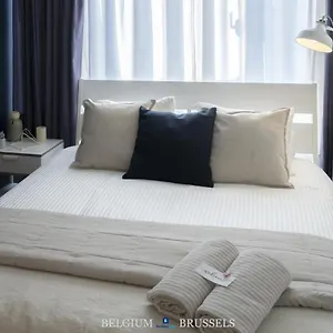 https://room-with-shower-and-terrace-and-parking-midi-station.brusselshotelsbook.com