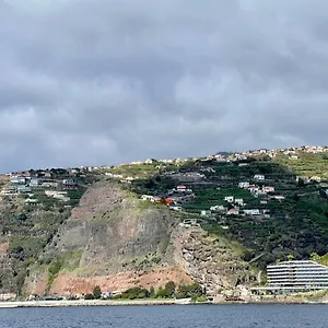 https://zezas-sky.madeira-islandshotels.com